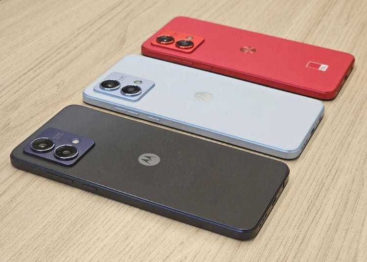 Moto G84